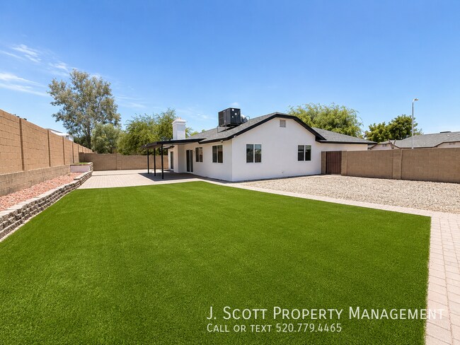 Building Photo - 6531 N 83rd Ln