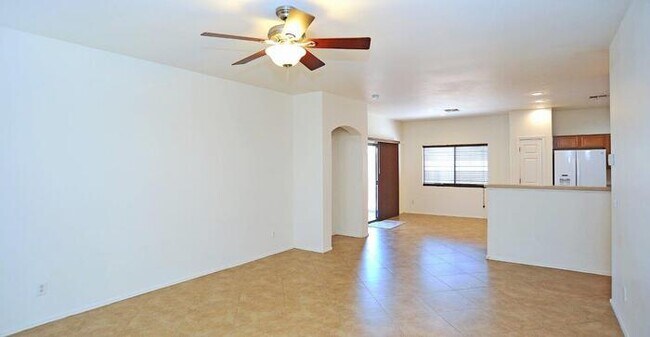 Building Photo - Priced right in Dove Mountain. Fresh & cle...