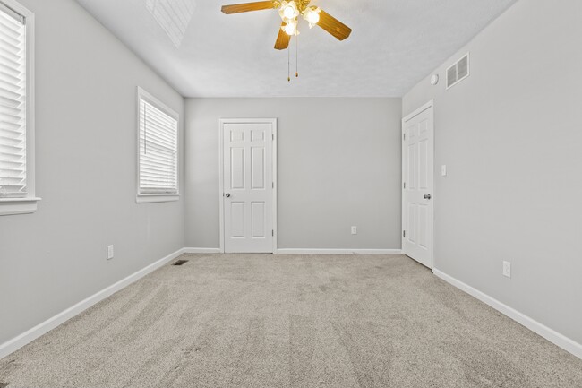 Building Photo - 1658 Foxhaven Dr