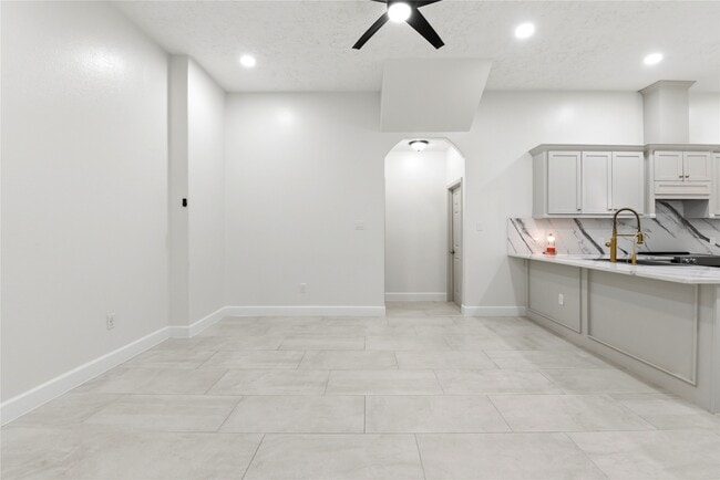 Building Photo - 9403 Spaulding St