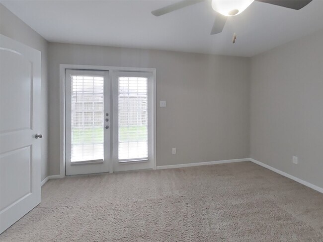 Building Photo - 328 Summer Horse Dr