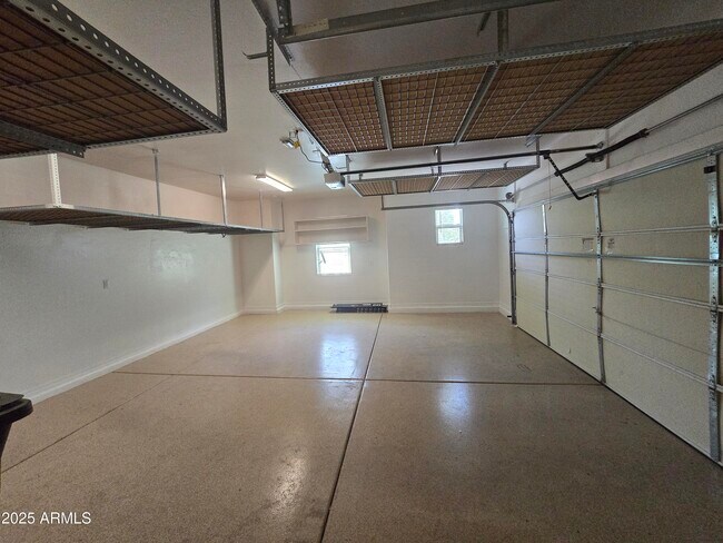 Building Photo - 1514 E Hummingbird Way