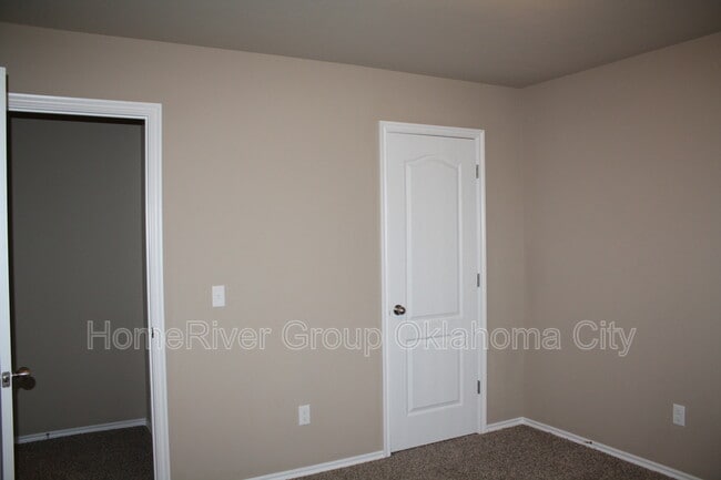 Building Photo - 13121 Beekman Dr