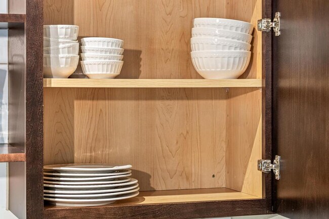 Building Photo - 301 N 7th Ave