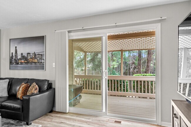 Building Photo - 4088 Fairway Lakes Dr