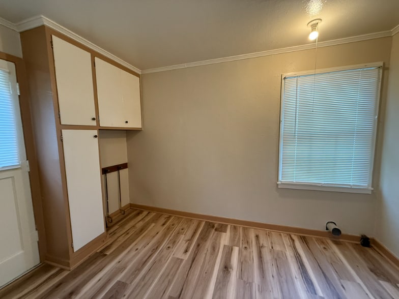 Building Photo - 4041 E Whitney Ln