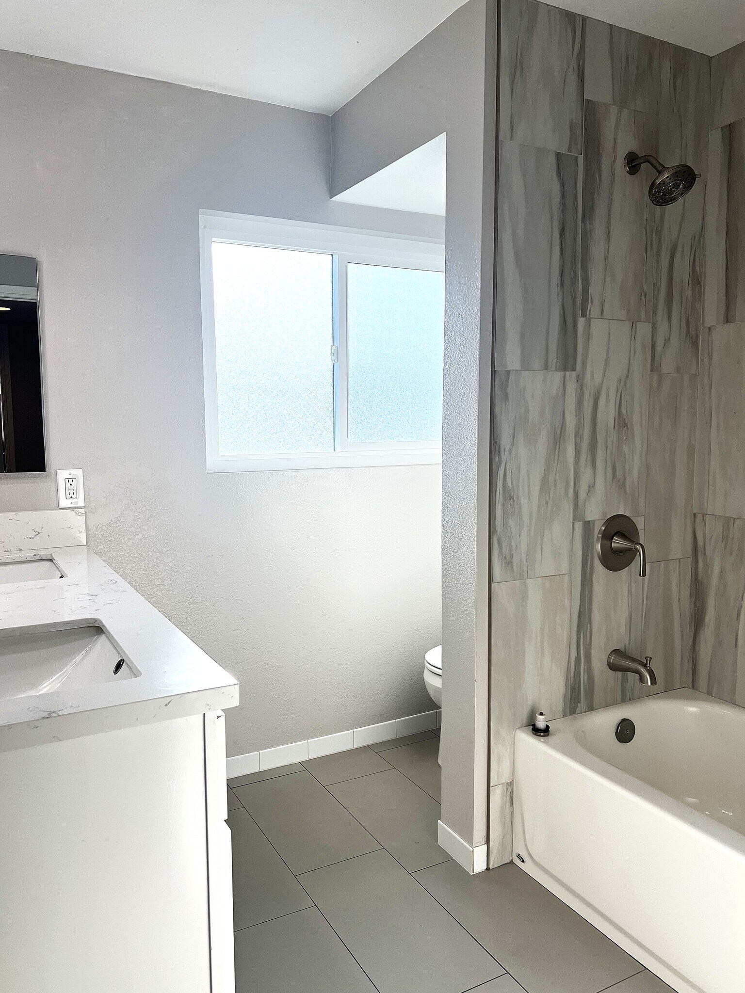 Toilet nook - 338 W Plymouth St