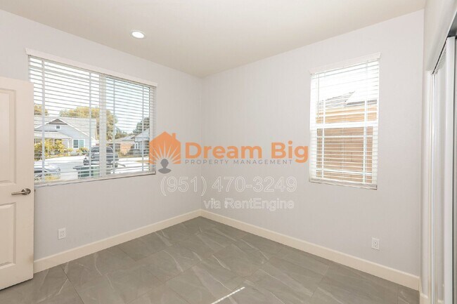 Building Photo - 5167 Peony Ct