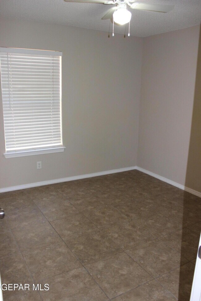 Building Photo - 13978 Vaquero Rock Dr