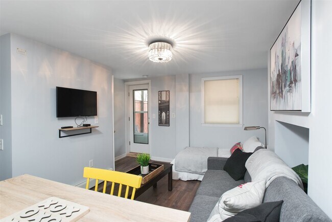 Building Photo - 281 Pavonia Ave