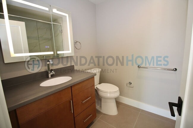 Building Photo - 124 Esmeyer Dr