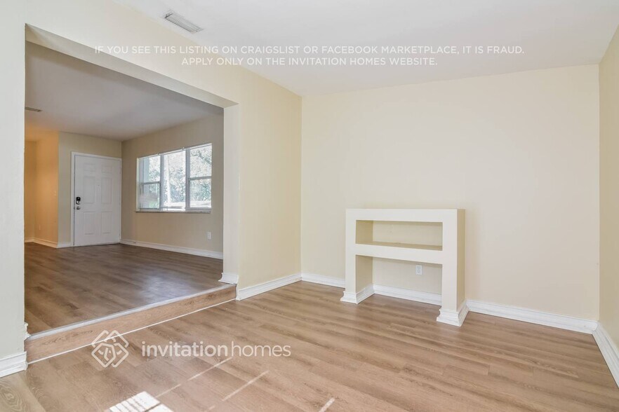 Building Photo - 511 Sutton Pl