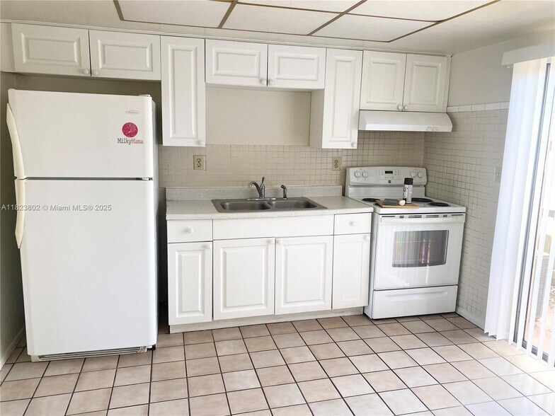 Building Photo - 6154 SW 38th St