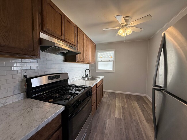 Building Photo - Newly Remodeled 3BR Home + 1 Month Free!