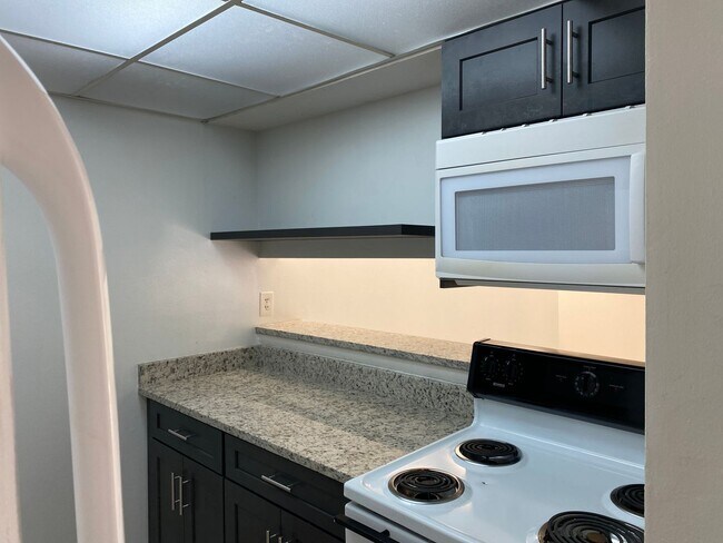 Building Photo - Weatherly Condominiums