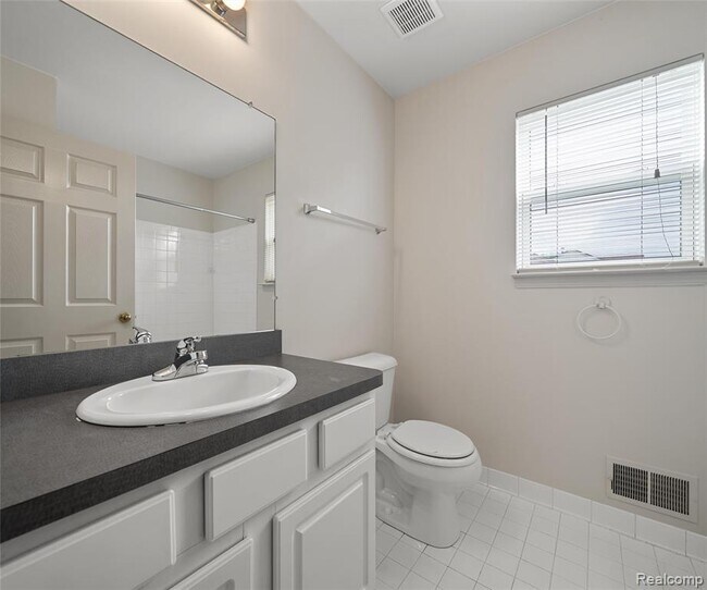 Building Photo - 5864 Willow Ridge Dr