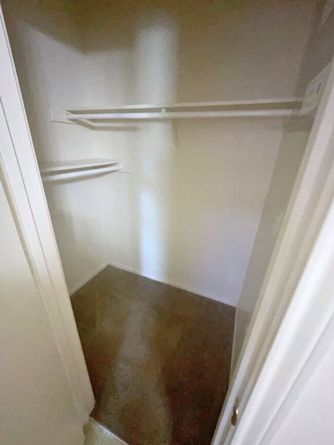 Building Photo - AVAILABLE NOW!