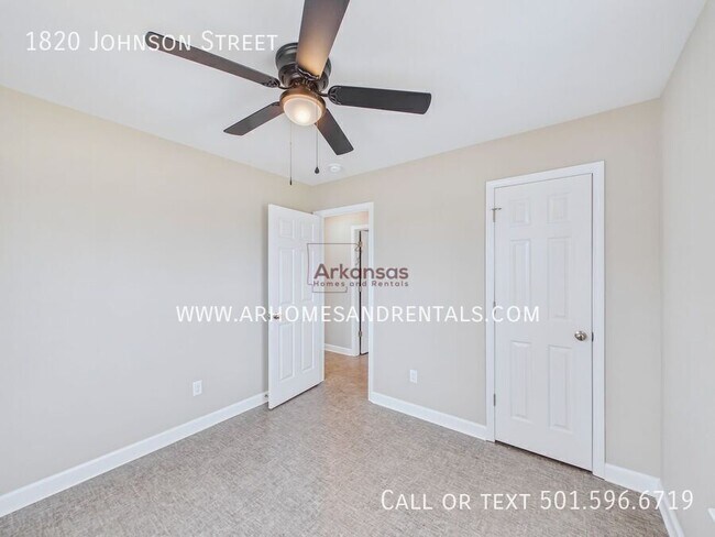 Building Photo - 1820 Johnson St