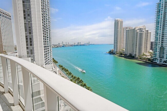 Building Photo - 300 S Biscayne Blvd