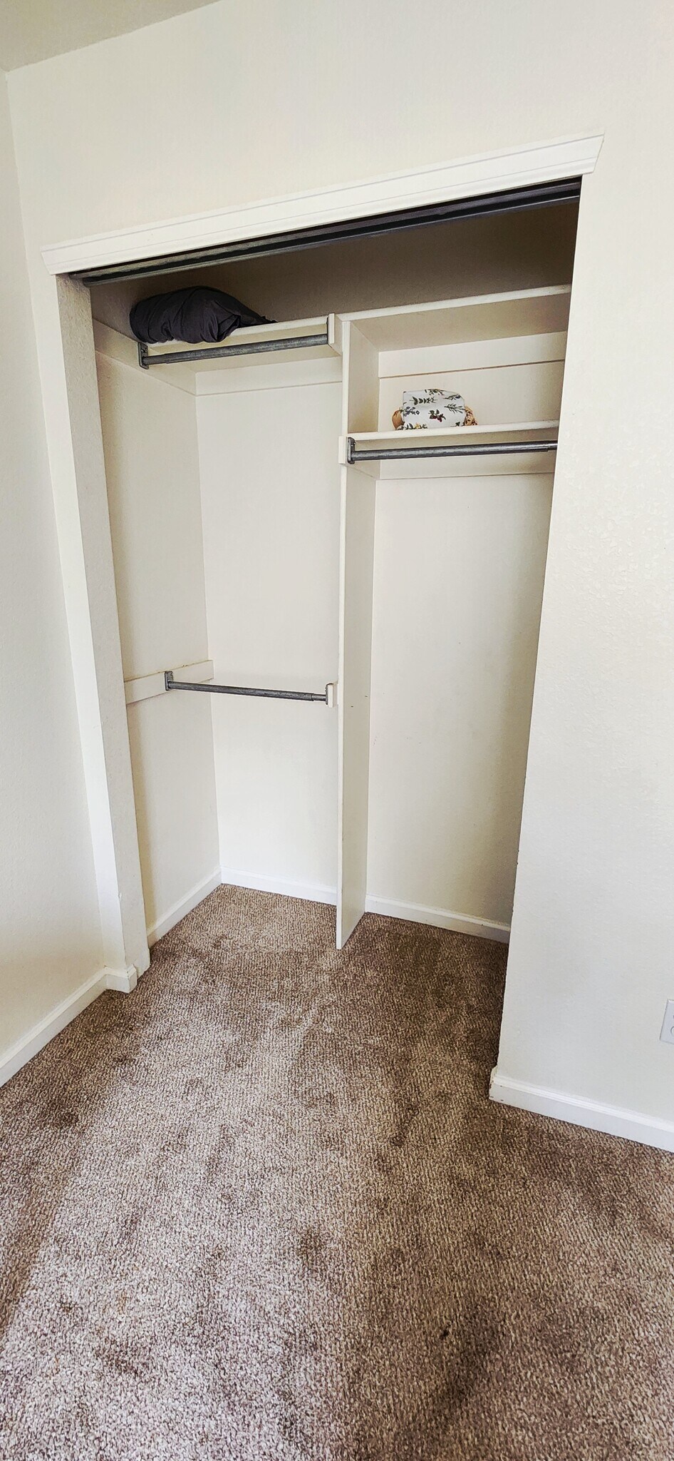 Bedroom 2 Closet - 976 Monroe Ave