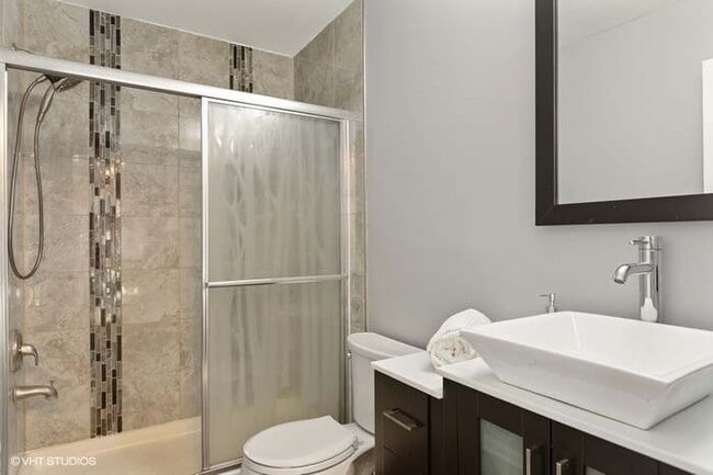 Building Photo - 1756 Bradford Ln