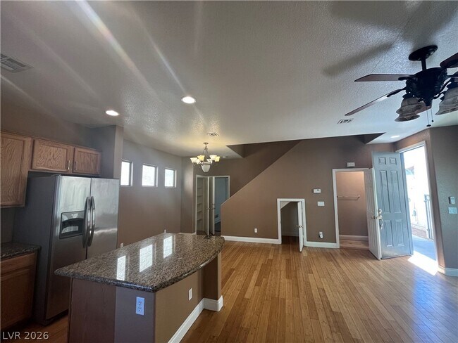 Building Photo - 6547 N Goldfield St