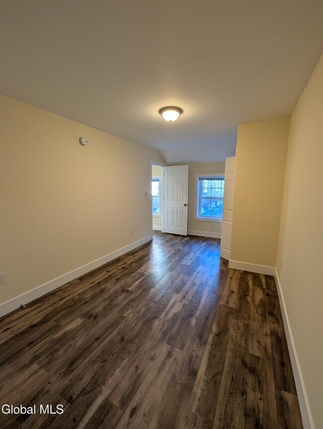 Building Photo - 50 Woodlawn Ave