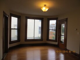 Building Photo - 12 E Main St