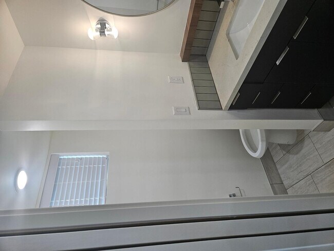 Building Photo - 283 S Roosevelt St