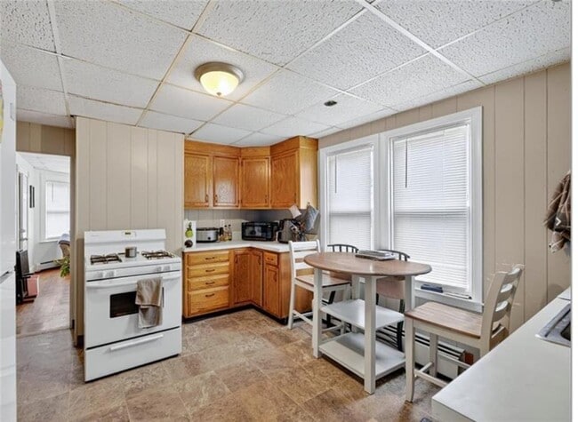 Building Photo - 291 Pontiac Ave