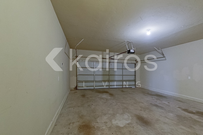 Building Photo - 812 SW 37th St