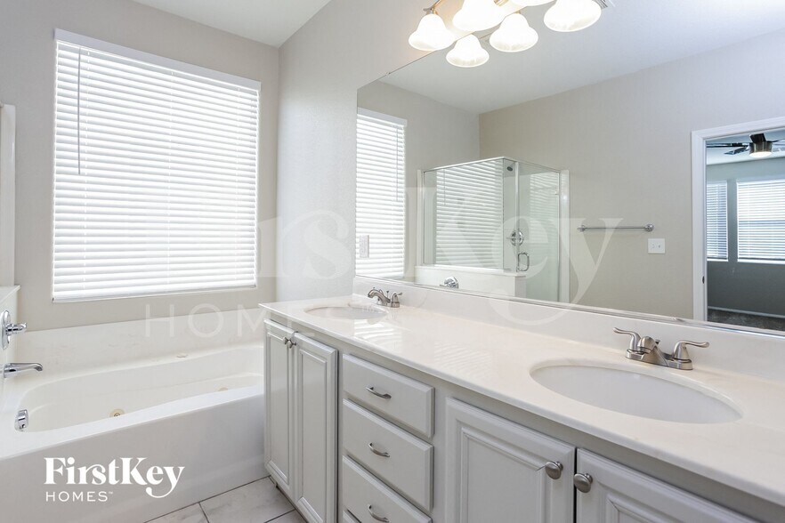 Building Photo - 6462 Lovett Canyon St