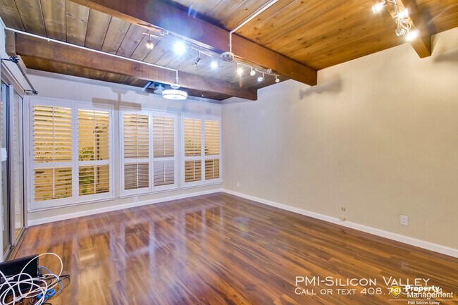 Building Photo - 520 S Cascade Terrace