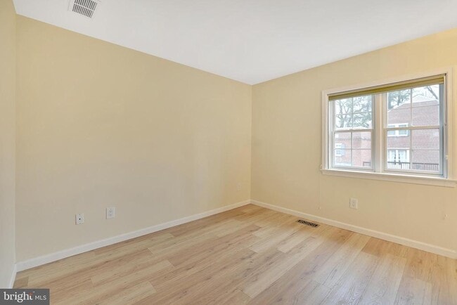 Building Photo - 4950 Bradley Blvd