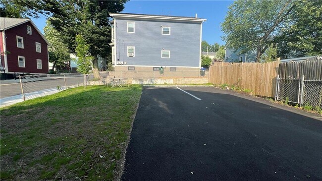 Building Photo - 31 Padelford St