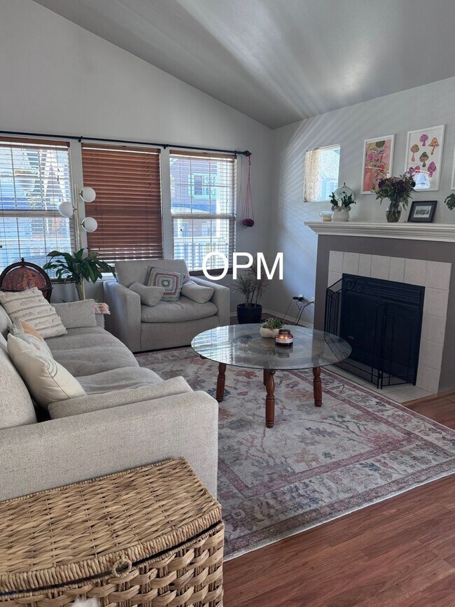 Building Photo - Centrally Located 3/2 Home in Central Kits...