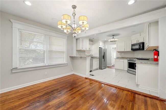 Building Photo - 2229 Beecher Cir SW