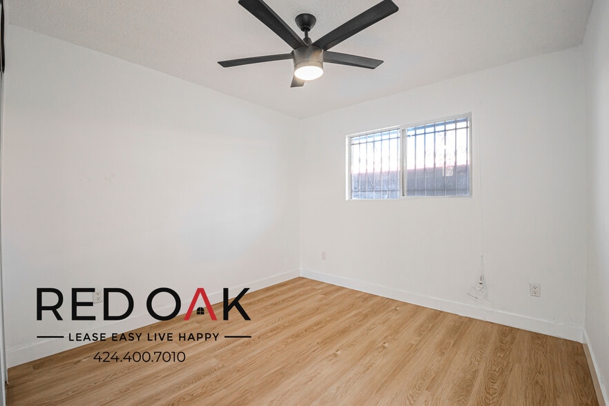 Building Photo - 2244 S Western Ave