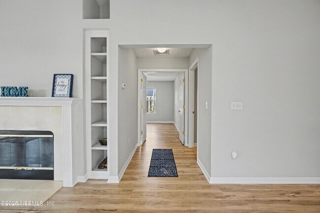 Building Photo - 1290 Ardmore St