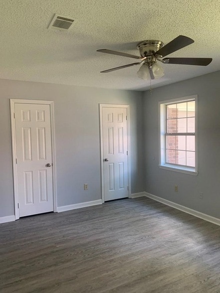 Building Photo - 707 Kadi Dr