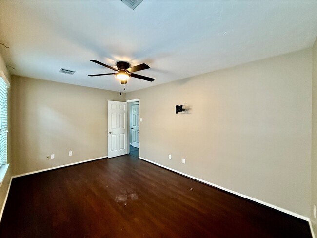 Building Photo - 14115 Cascade Falls Dr