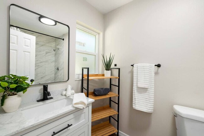 Building Photo - 1941 Tidewater Ct