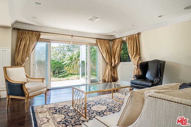 Building Photo - 1312 Via Zumaya