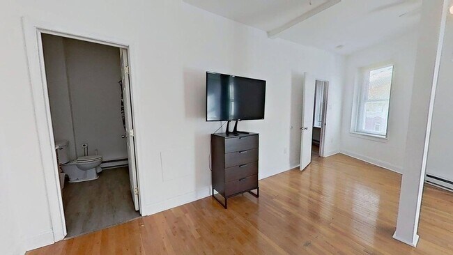 Building Photo - 1234-40 Rising Sun Ave