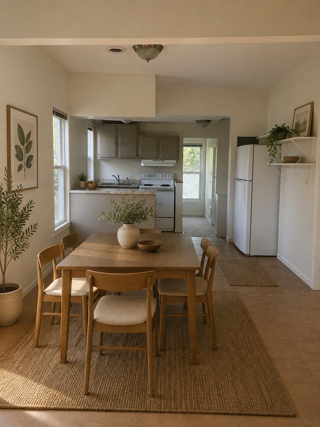 Building Photo - Spacious 3 Bedroom 1 Bath Upper Level West 7th Duplex in St. Paul