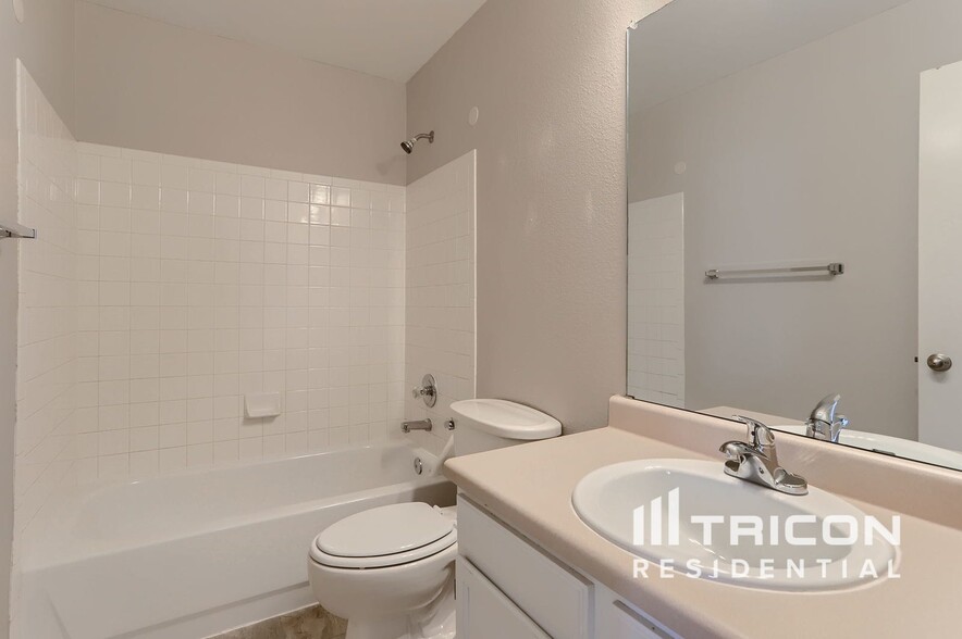 Building Photo - 5575 W 115th Pl