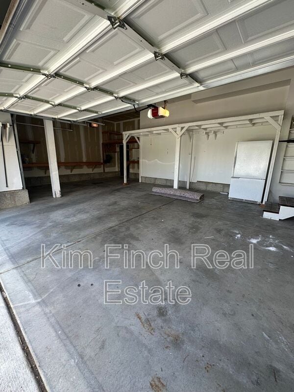 Building Photo - 9820 Deep Creek Dr