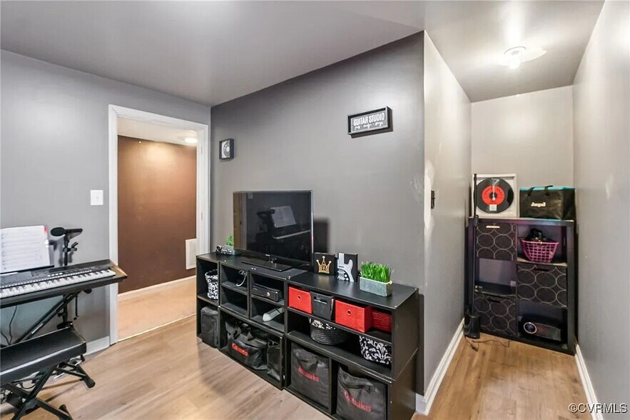 Building Photo - 7980 Uplands Dr