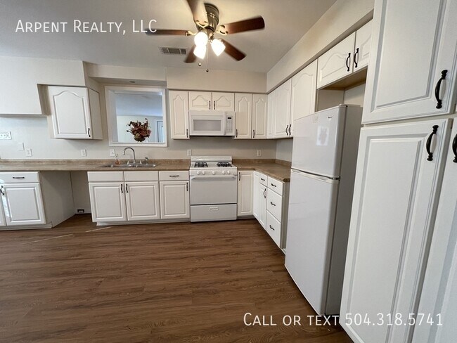 Building Photo - 1013 Cougar Dr
