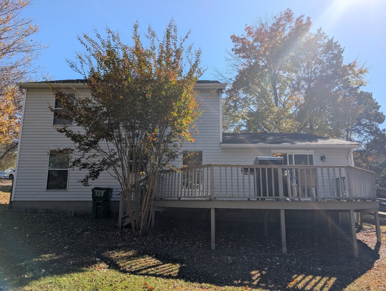 Building Photo - Room in House on Flint Glenn Ln